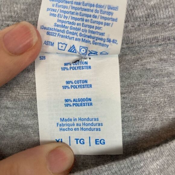 Adorable Cat and Dog Graphic T “In a World where You Can Be Anything Be Kind” - Picture 5 of 5